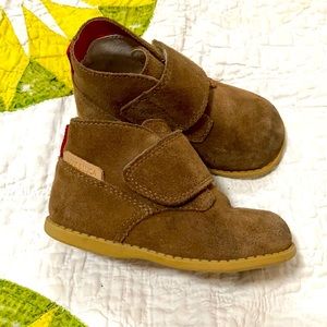 Livie & Luca boy’s brown suede boots (Velcro closure) size 6 toddler